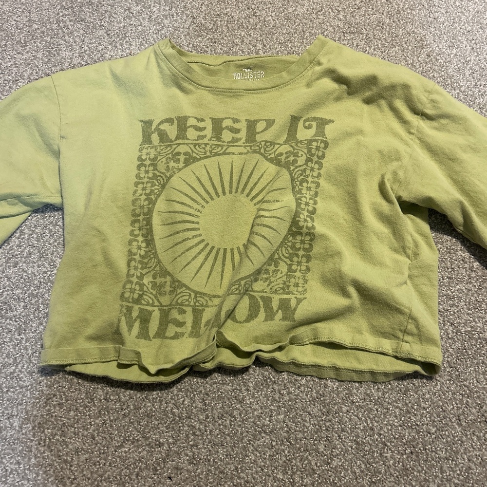 Hollister green cropped short sleeve